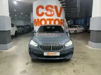Usado BMW 118 Comfort Edition 136 CV (100 kW) 2024 Gris Utilitario