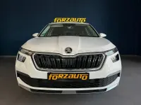 Usado Skoda Kamiq Ambition 110 CV (80 kW) 2021 Blanco SUV