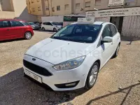 Usado Ford Focus Trend 125 CV (91 kW) 2015 Blanco Berlina