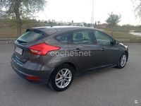 Usado Ford Focus Trend 125 CV (91 kW) 2018 Gris / plata Berlina