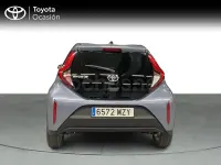 Usado Toyota Aygo X Play 72 CV (52 kW) 2025 Gris / plata SUV