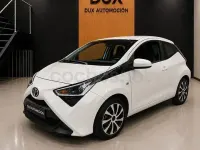 Usado Toyota Aygo X-play 72 CV (52 kW) 2020 Blanco Utilitario