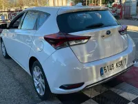 Usado Toyota Auris Hybrid Active 136 CV (100 kW) 2019 Blanco