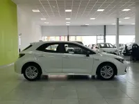 Usado Toyota Corolla Active 122 CV (89 kW) 2022 Blanco Berlina