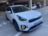 Usado Kia Niro 141 CV (103 kW) 2022 Blanco SUV