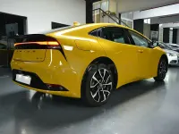 Usado Toyota Prius 122 CV (89 kW) 2023 Amarillo Utilitario