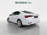 Usado Skoda Octavia Style 204 CV (150 kW) 2022 Blanco