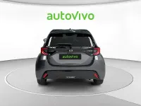 Usado Mazda 2 116 CV (85 kW) 2022 Gris / plateado SUV