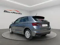 Usado Skoda Fabia Essence 80 CV (58 kW) 2025 Gris / plata Utilitario