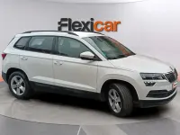 Usado Skoda Karoq Ambition 150 CV (110 kW) 2021 Blanco SUV