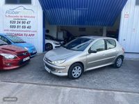 Usado Peugeot 206 70 CV (51 kW) 2007 Gris Berlina