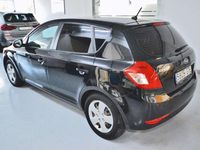 Usado Kia Ceed 90 CV (66 kW) 2010 Negro Utilitario