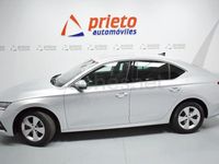 Usado Skoda Octavia Ambition 115 CV (84 kW) 2022 Gris / plata Berlina