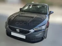 Usado Seat Leon Style 150 CV (110 kW) 2025 Gris / plata Berlina