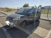 Usado Peugeot Partner Tepee Outdoor 92 CV (67 kW) 2014 Marrón Monovolumen