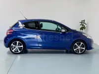 Usado Peugeot 208 Allure 120 CV (88 kW) 2012 Azul Utilitario