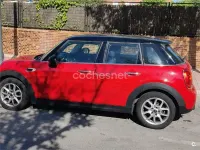Usado Mini ONE 102 CV (75 kW) 2017 Rojo Utilitario