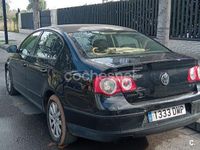 Usado VW Passat Highline 140 CV (102 kW) 2005 Negro Berlina