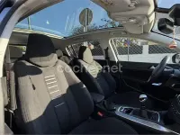 Usado Peugeot 308 Allure 115 CV (84 kW) 2013 Gris / plata Berlina
