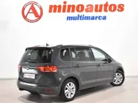 Usado VW Touran Life 150 CV (110 kW) 2023 Gris Monovolumen