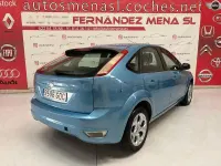 Usado Ford Focus Trend 100 CV (73 kW) 2008 Azul Berlina