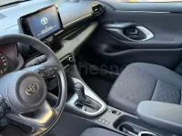 Usado Toyota Yaris Hybrid Business Edition 116 CV (85 kW) 2025 Gris / plata Berlina