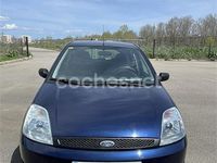 Usado Ford Fiesta Trend 80 CV (58 kW) 2003 Azul Utilitario