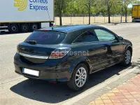 Usado Opel Astra GTC Sport 100 CV (73 kW) 2007 Negro Berlina