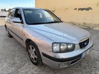 Usado Hyundai Elantra GLS 107 CV (78 kW) 2004 Gris / plata Berlina