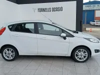 Usado Ford Fiesta Trend 95 CV (69 kW) 2017 Blanco Utilitario