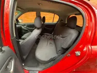 Usado Toyota Yaris T3 87 CV (63 kW) 2003 Rojo Berlina