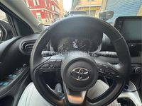 Usado Toyota Yaris 125 CV (91 kW) 2024 Gris / plata Berlina