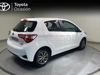 Usado Toyota Yaris Hybrid Active 100 CV (73 kW) 2020 Blanco Berlina