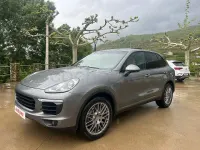 Usado Porsche Cayenne Platinum Edition 262 CV (192 kW) 2016 Gris / plata SUV