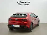 Używany Mazda 3 Center-Line 140 KM (102 kW) 2025 Czerwony Sedan/Limuzyna