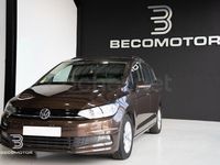 Usado VW Touran Advance 115 CV (84 kW) 2017 Marrón Monovolumen