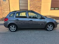 Usado Renault Clio Authentique 85 CV (62 kW) 2009 Marrón Familiar