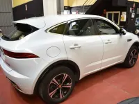 Usado Jaguar E-Pace R-Dynamic 309 CV (227 kW) 2021 Blanco SUV