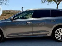Usado Skoda Octavia Style 150 CV (110 kW) 2022 Gris / plata Familiar