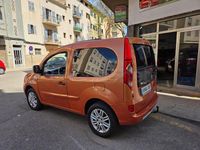 Usado Renault Kangoo 105 CV (77 kW) 2010 Naranja Monovolumen