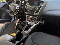 Usado Ford Focus Titanium 115 CV (84 kW) 2011 Gris / plata Berlina
