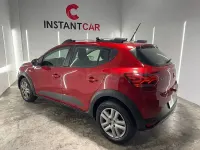 Usado Dacia Sandero Comfort 91 CV (66 kW) 2022 Granate Berlina