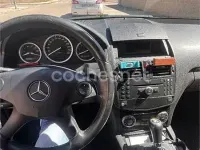 Usado Mercedes C220 Elegance 150 CV (110 kW) 2008 Gris / plata Berlina