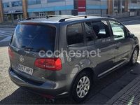 Usado VW Touran Advance 105 CV (77 kW) 2013 Gris / plata Monovolumen