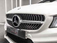 Usado Mercedes CLA180 Shooting Brake AMG line 122 CV (89 kW) 2015 Blanco Familiar