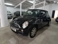Usado Mini ONE 90 CV (66 kW) 2003 Negro Utilitario