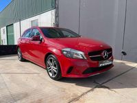 Usado Mercedes A180 109 CV (80 kW) 2017 Rojo Utilitario