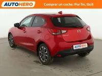 Usado Mazda 2 Luxury 90 CV (66 kW) 2018 Rojo Utilitario