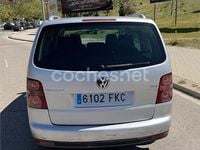 Usado VW Touran 140 CV (102 kW) 2007 Gris / plata Monovolumen