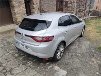 Usado Renault Mégane Zen 130 CV (95 kW) 2017 Gris / plata Berlina